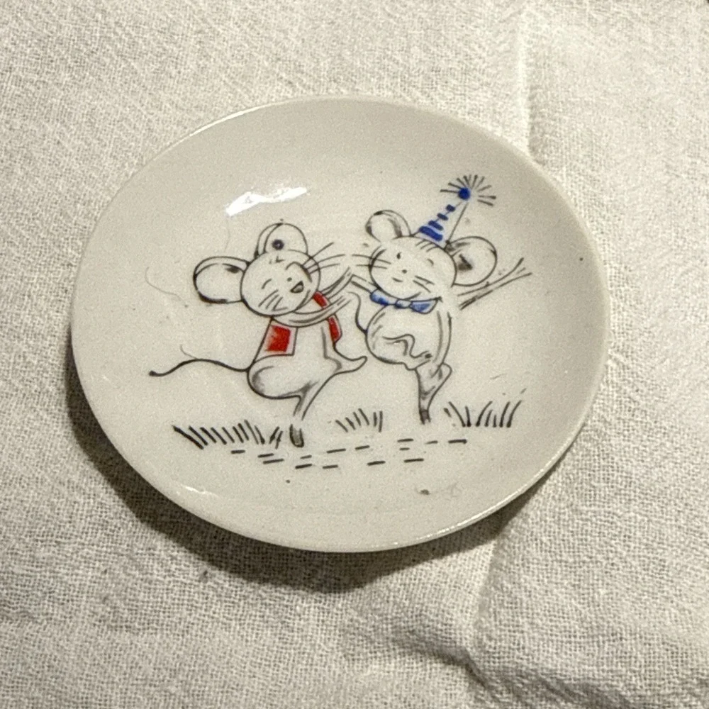 Child's‎ Tea set Dancing Mice Motif (vintage) Teapot,creamer,sugar,2cups&saucers